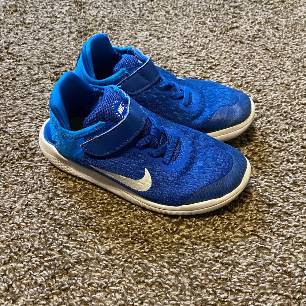 Boys shoes